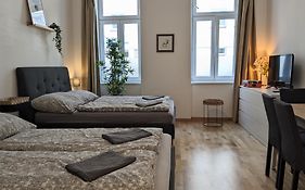 Renovated Studio - 10 Min To Center